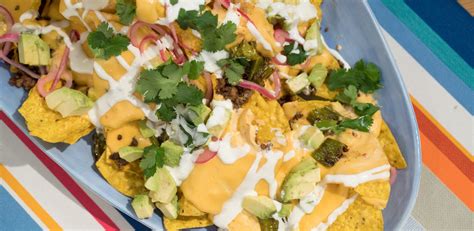 5 Star Nachos From Food Network Mexican Dishes Mexican Food Recipes Mexican Meals Vegetarian