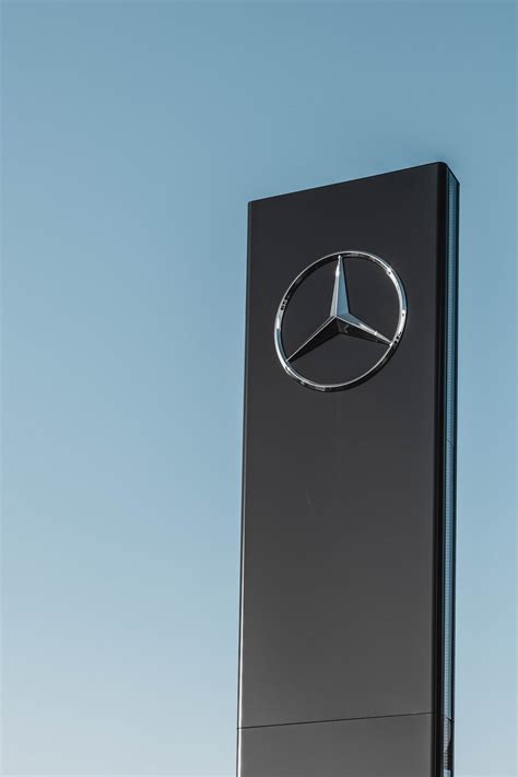 Mercedes Benz Logo Pictures Download Free Images On Unsplash