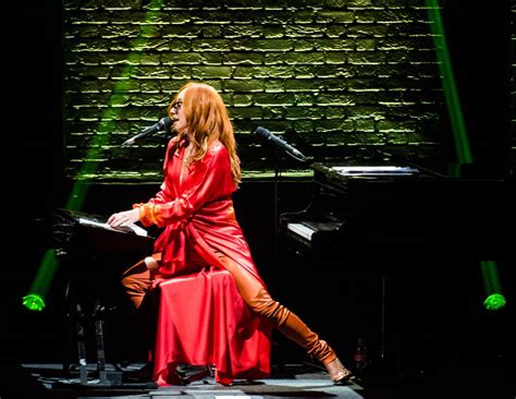 Tori Amos At Constitution Hall Playing To The House To Wild Success