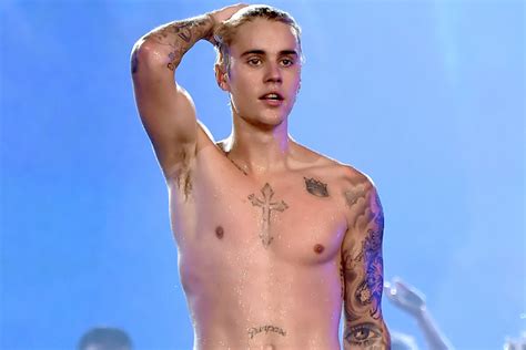 Listen To Justin Bieber Singing In Spanish Because Wow Paper