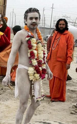 Naga Sadhu Baba in Allahabad Kumbh Mela कय भभत लगत ह नग