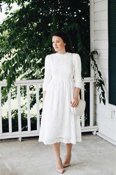 The Eyelet Lace Dress By Dainty Jewells Outfits Modest Trendy Dress