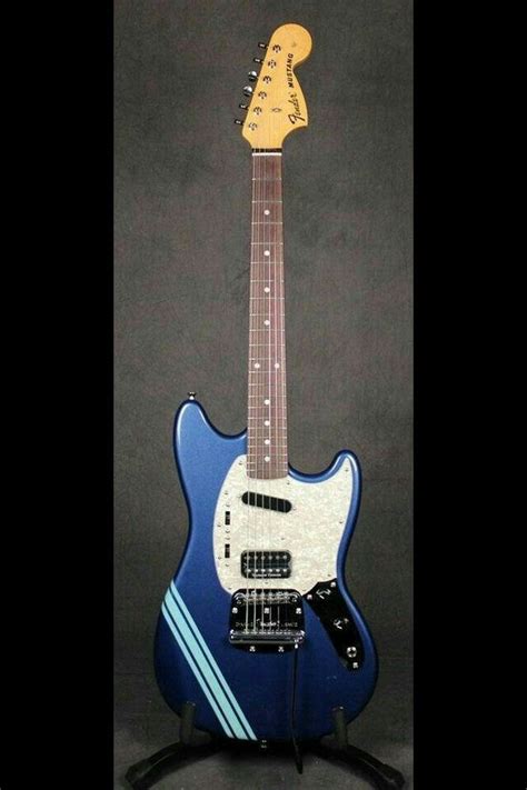 In reality, a lot of factors go into replicating someone's sound, and it's usually nearly impossible to achieve. Kurt's Fender Smell Like Mustang (con imágenes ...