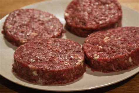 Nah untuk lebih menghematnya, ternyata kamu bisa membuat burger sendiri di rumah. Chef Obie Kelas Masakan 1001 Info & Resepi: Jom Buat ...