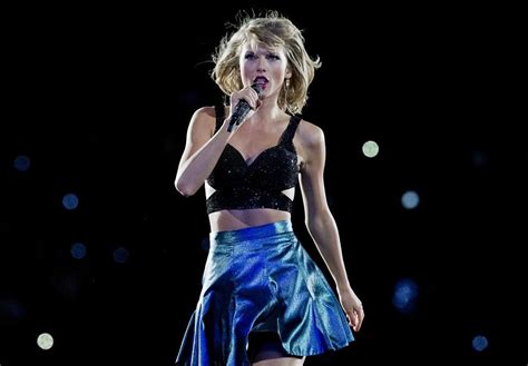At Gillette Stadium Taylor Swift Proves Her Status As A Pop Superstar