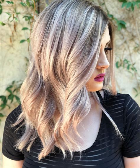 Mauve Champagne Is The Unexpected New Hair Color To Try This Fall Champagne Hair Fall Blonde