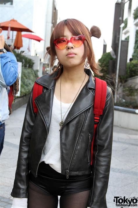 Cute Japanese Girl in Sonia Rykiel Short Shorts, Heels & Heart