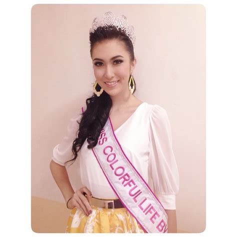 เอาเป็นว่า เรามาร่วมลุ้นสาวไทยที่ชื่อ พิมบงกช จันทร์แก้ว คนนี้ กับการประกวดมิสยูนิเวิร์ส 2014 ซึ่งแฟนๆ ชาวไทยสามารถรับชมการ. แอลลี่ พิมบงกช ขออภัยภาพหลุดจูบหนุ่ม ยันไม่มีรูปหลุดซ้ำ