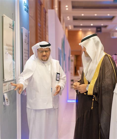نشرت وزارة الحج والعمرة الرابط المرفق بعالية لتوضيح كيفية التسجيل على المسار الالكتروني للحج والعمرة، ونشرت الدليل الإرشادي للتسجل لتسهيل الخطوات على راغبي. وزارة الحج والعمرة تستقبل زوارها من باب ضيوف الرحمن في ...