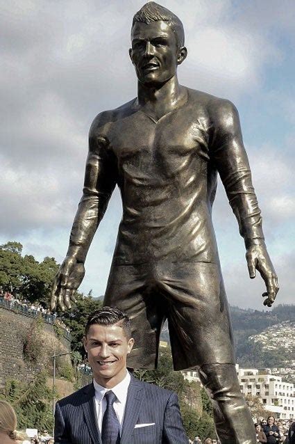 Cristiano ronaldo is the world's most famous athlete and one of the most handsome as well. Cristiano Ronaldo Unveils Bulgy, Bronze Statue of Himself ...