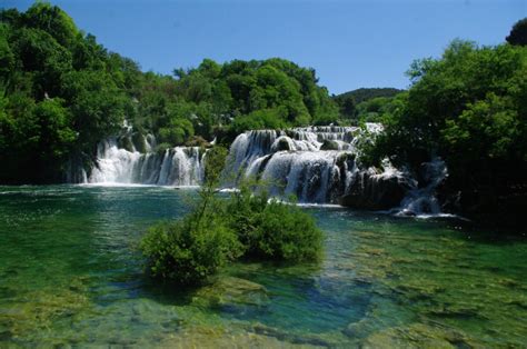 Dabei nehmen wir nicht nur die beliebtesten wasserfälle in den nationalparks. Kroatien, Großer Wasserfall im Krka Nationalpark (04.05 ...
