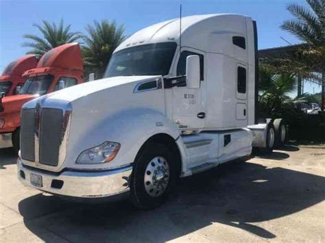 Kenworth T680 2016 Sleeper Semi Trucks