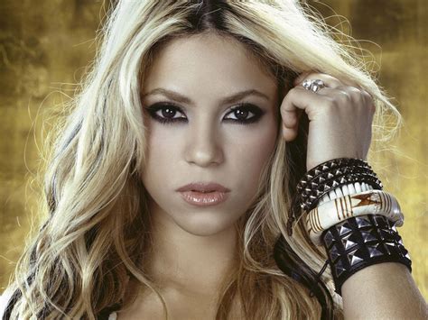 Shakira Shakira Wallpaper 24906589 Fanpop