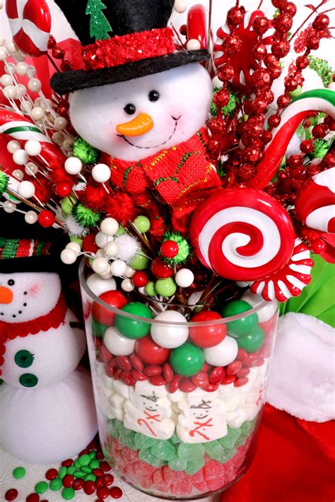 Use them to hold nuts, pretzels, candies or even ice cream! Christmas Candy Centerpiece - Two Sisters