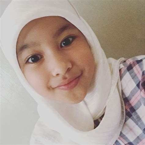 Awal hubungan mereka terjadi saat keduanya membintangi love in bombay. Biodata Foto Pemain Indah Kasih Bunda SCTV Biodata, Foto ...