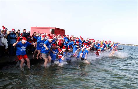 Gallery Christmas Day Swimmers Irish Mirror Online