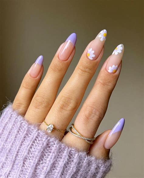 The Cutest Spring Nails Ever Lilac French Tip Nails With Daisies I