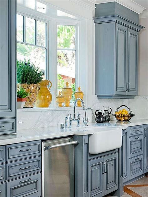 Olive green darkens the space and gives it a warm, intimate feel. 25+ Beautiful Kitchen Color Ideas that Will Refresh Your ...