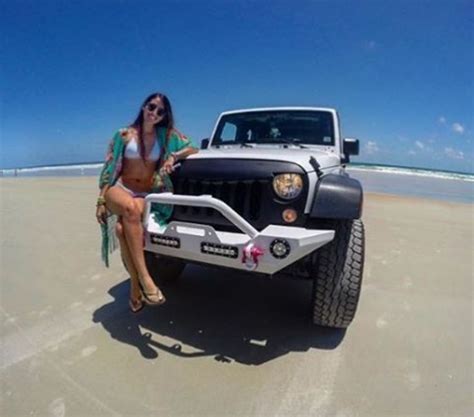 Pin On Girls And Their Jeeps Subject Matter Too Hot Not To Have Their