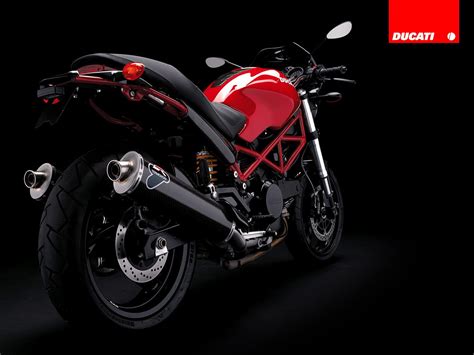 Around town the ducati monster 695 is light, lithe and easy, and all the better for the improved responsiveness and smooth flexibility of the bigger engines. 2008 Ducati Monster 695