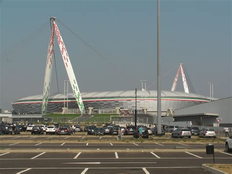 The stadium is the beating heart of a much larger urban area, which juventus' commitment over in 2012, the juventus museum was inaugurated, shortly afterwards the adjacent shopping center. Juventus Stadium - Turin