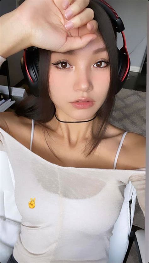 sexy selfie scrolller