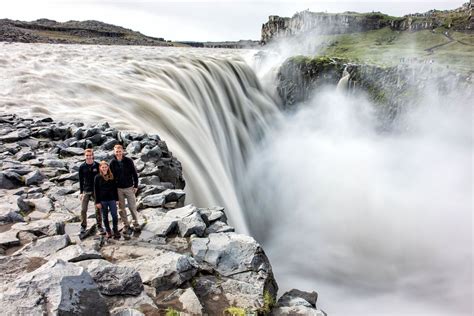 How To Visit Dettifoss And Selfoss Waterfalls In Iceland Earth Trekkers
