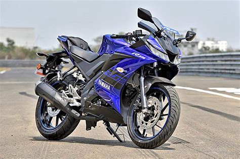 Yamaha yzf r15 v3 on road price in bangalore starts from ₹ 1,88,970. 2018 Yamaha R15 V3.0 price hiked - Throttle News