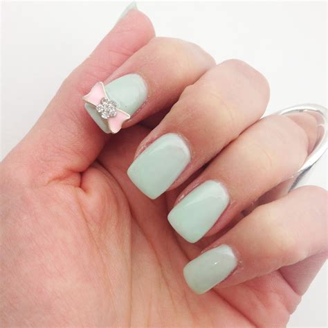 kandeej.com: Cute Bow Nails ...like an ice cream parlor!