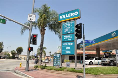 Valero Gas Station Bell Gardens Ca A Photo On Flickriver