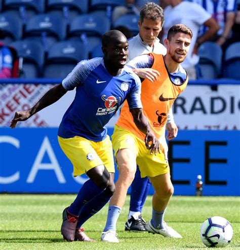 Maurizio sarri is the new chelsea head coach. Chelsea news: Pat Nevin names the TWO undroppable players ...