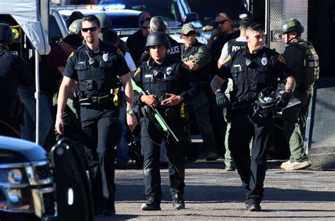 Tucson Police Standoff Ends With Woman Seriously Injured Man Arrested