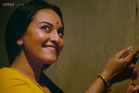 Sonakshi Sinha My Dad Loves Me In All Films Mom Is The Critic News18