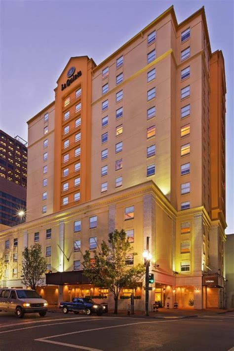 Upon entering the aloft new orleans downtown, it's almost difficult to tell where the reception desk ends and the party begins. La Quinta Inn & Suites New Orleans Downtown - Hotel ...