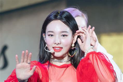 Yes Or Yes 쇼케이스 깐나😍 나연 Nayeon ナヨン 트와이스 Twice Yesoryes ナヨン