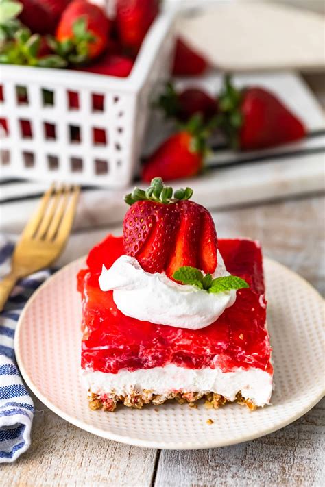 Finally, a place to indulge with delicious cookies, brownies, pies, or mousse with no guilt. Strawberry Pretzel Salad (Sugar Free!) - Cravings Happen