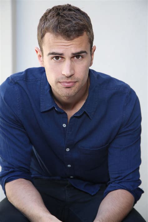 ‘divergent Blu Ray Theo James On Fours Brand Of Good