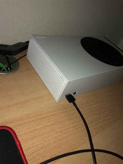 In Which Vent Does The Xbox Takes The Air In The Left Vent Or In The