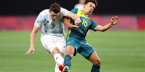 argentina perdió 2 0 con australia en juegos olímpicos tokyo vea los goles y expulsión de