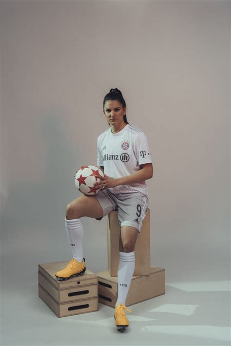 Constantin frommann fifa 21 career mode. FC Bayern Frauen · Dirk Bruniecki