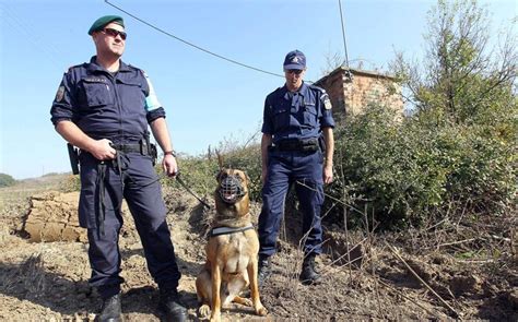 Frontex promotes, coordinates and develops european border management in line with the eu fundamental rights charter applying the concept of integrated border management. EU's Frontex seeks 1,500 police for Greece | News ...