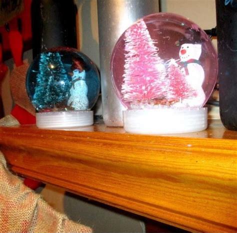 Super Fast Diy Christmas Snow Globes Make Your Own Snow Globe With