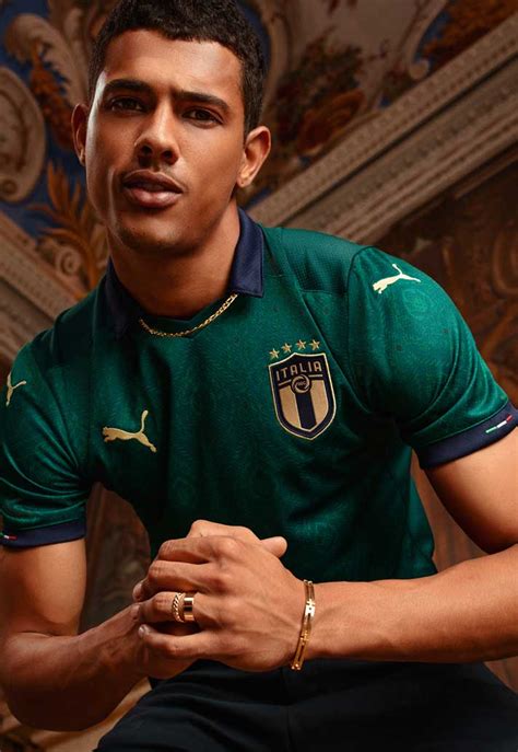 Tijdens de rust van elke. Italië 3e voetbalshirt 2020-2021 - Voetbalshirts.com