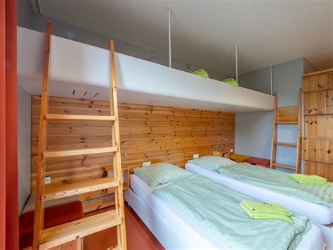 Suitable for up to 4 guests, this venue features 2 bedrooms and 1 bathroom. Hostel Haus 54 Zingst | Zingst