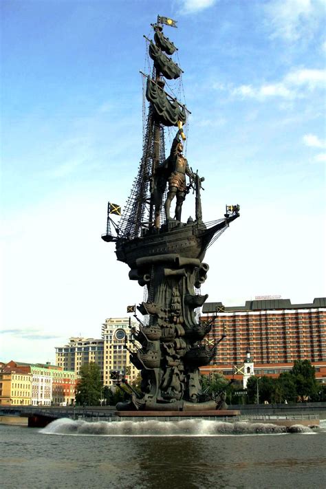 Monumento A Pedro El Grande Tiene 93 Metros De Altura Aunque Sin El