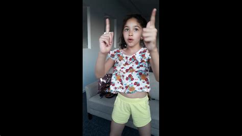 Menina De 8 Anos Faz Show Pra Mae Tá Mais Pra Show De Fofice Youtube