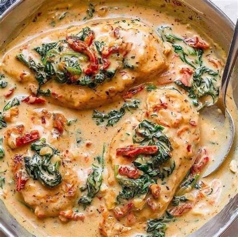 Geschmackvoll Hähnchen in cremiger Spinat- Parmesan - Soße