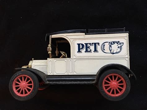 1913 Model T Van Replica Ford Delivery Truck Pet Milk Metal Bank Vehicles