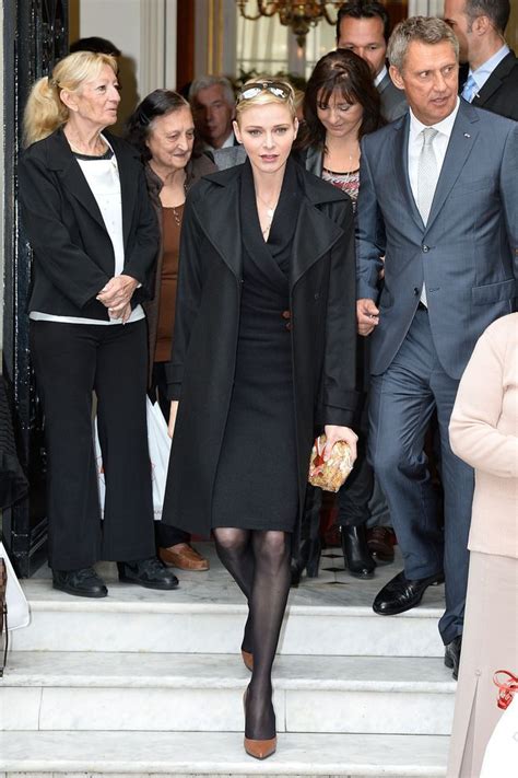 La princesse est contrainte de rester en afrique du sud toujours souffrante. Les plus beaux looks de la princesse Charlène de Monaco en ...