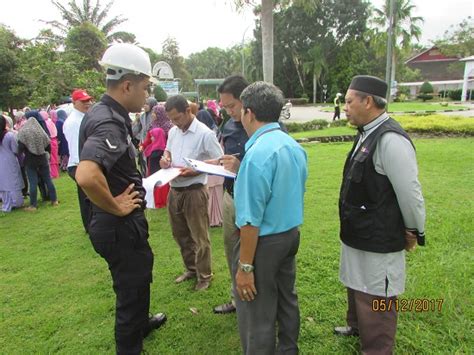 Perhatian buat para pelajar yang berminat untuk universiti sains malaysia merupakan universiti kedua yang dibina di malaysia pada tahun 1969 di pulau pinang. Kawad Kebakaran di Pusat Pengajian Sains Perubatan - Blok ...